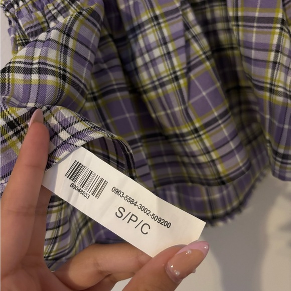 FOREVER 21- Cropped V neck crop top with flare and Flannel design. - Picture 3 of 3